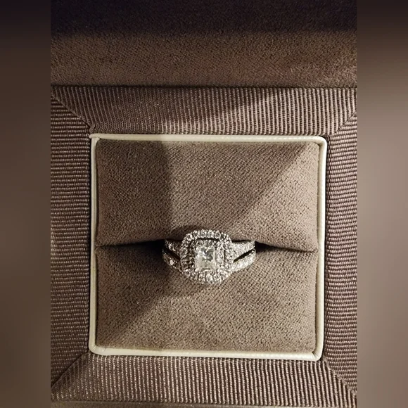 14K White Gold Neil Lane Princess-Cut Double Halo Bridal Set - Picture 4 of 4